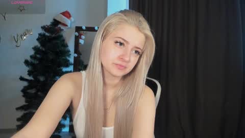 Snapshot of lana_younes chatting on 02-13-25, 09:51 Lana online show from 02-13-25, 09:51