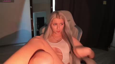 Snapshot of lana_younes chatting on 09-14-25, 10:14 Lana online show from 09-14-25, 10:14