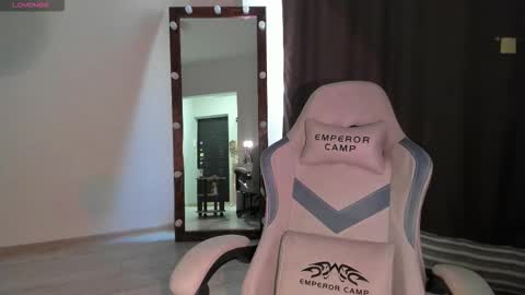 Snapshot of lana_younes chatting on 10-02-25, 10:22 Lana online show from 10-02-25, 10:22