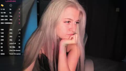 Snapshot of lana_younes chatting on 10-20-25, 09:43 Lana online show from 10-20-25, 09:43