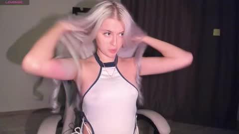 Lana online show from 11-08-25, 02:17