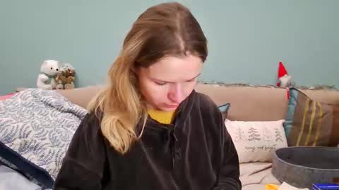 Lana online show from 12-23-25, 09:40