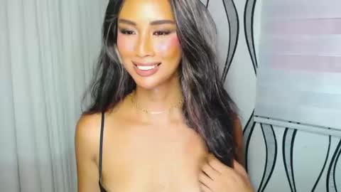 Snapshot of lanadel_hilton chatting on 12-31-24, 06:27 Lana online show from 12-31-24, 06:27