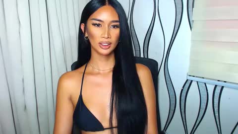 Snapshot of lanadel_hilton chatting on 01-17-25, 06:04 Lana online show from 01-17-25, 06:04