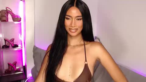 Snapshot of lanadel_hilton chatting on 03-04-25, 04:30 Lana online show from 03-04-25, 04:30