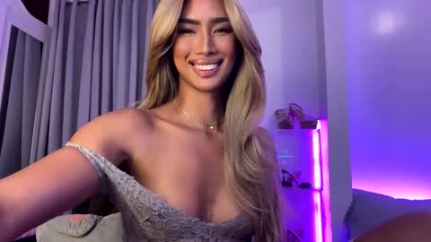 Snapshot of lanadel_hilton chatting on 03-06-25, 05:46 Lana online show from 03-06-25, 05:46