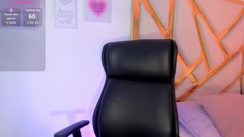 Snapshot of lanajones_ chatting on 11-13-25, 01:10 LanaJones online show from 11-13-25, 01:10