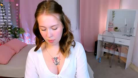 Snapshot of lanaroselle chatting on 05-07-26, 09:53 Lana online show from 05-07-26, 09:53