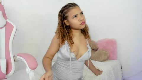 Snapshot of lanarouse1 chatting on 01-31-25, 01:54 Lana  online show from 01-31-25, 01:54