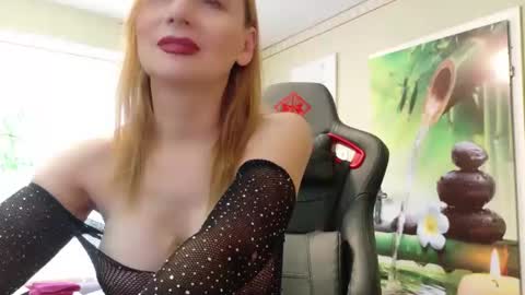 Lana online show from 02-10-25, 07:47