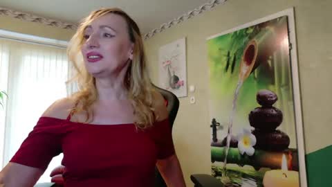Lana online show from 07-18-26, 05:39
