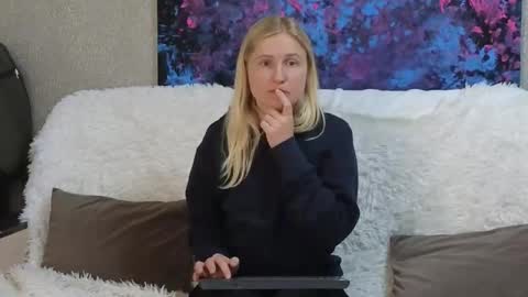 LanaviSmith online show from 11-21-25, 07:07