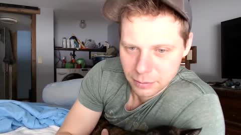 Snapshot of lancehardin chatting on 02-25-25, 03:05 Lance online show from 02-25-25, 03:05