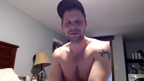 Snapshot of lancehardin chatting on 03-06-25, 12:43 Lance online show from 03-06-25, 12:43