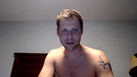 Snapshot of lancehardin chatting on 06-11-26, 12:32 Lance online show from 06-11-26, 12:32