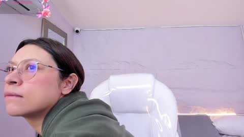 Lanna online show from 04-23-26, 11:42