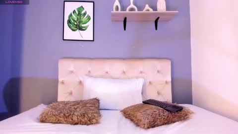 lanna_jones_ online show from 10-11-25, 07:12