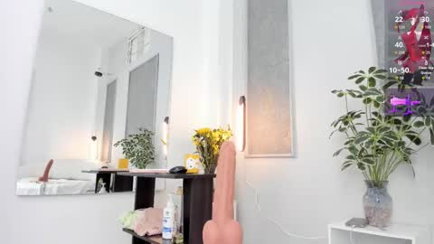 Lanna miley Russo  online show from 12-22-25, 11:51