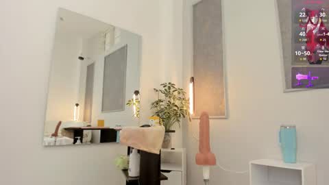 Lanna miley Russo  online show from 12-23-25, 08:45