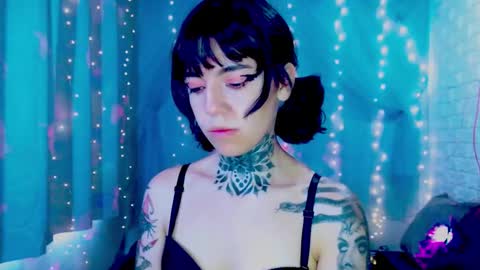 LANNIE   online show from 03-10-26, 02:22