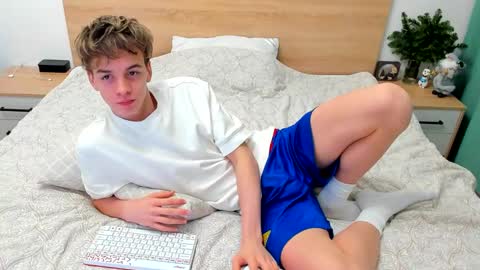 Snapshot of lanny_fandi chatting on 12-21-24, 05:14 Fandi online show from 12-21-24, 05:14