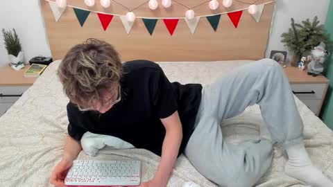 Snapshot of lanny_fandi chatting on 01-10-25, 01:09 Fandi online show from 01-10-25, 01:09