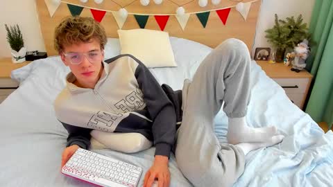 Snapshot of lanny_fandi chatting on 01-15-25, 08:51 Fandi online show from 01-15-25, 08:51