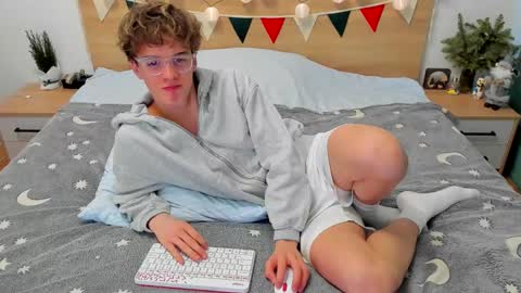 Snapshot of lanny_fandi chatting on 01-17-25, 11:38 Fandi online show from 01-17-25, 11:38