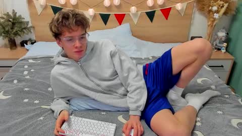 Snapshot of lanny_fandi chatting on 01-22-25, 05:37 Fandi online show from 01-22-25, 05:37