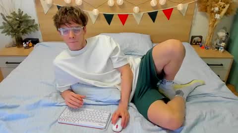 Snapshot of lanny_fandi chatting on 01-28-25, 05:54 Fandi online show from 01-28-25, 05:54