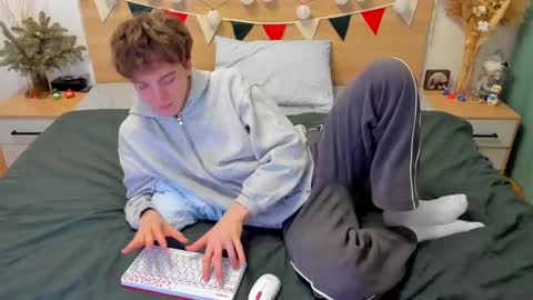 Snapshot of lanny_fandi chatting on 02-04-25, 05:31 Fandi online show from 02-04-25, 05:31