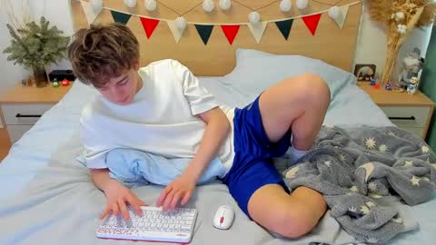 Snapshot of lanny_fandi chatting on 02-05-25, 08:32 Fandi online show from 02-05-25, 08:32