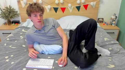 Snapshot of lanny_fandi chatting on 02-06-25, 01:21 Fandi online show from 02-06-25, 01:21