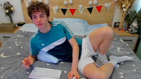 Snapshot of lanny_fandi chatting on 02-24-25, 08:06 Fandi online show from 02-24-25, 08:06