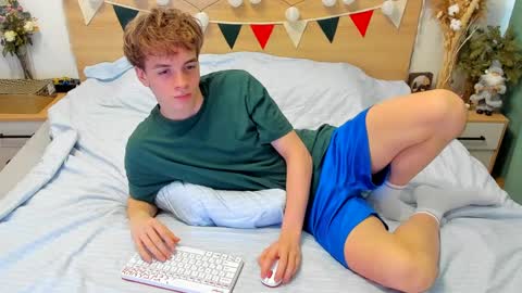 Snapshot of lanny_fandi chatting on 02-27-25, 07:01 Fandi online show from 02-27-25, 07:01