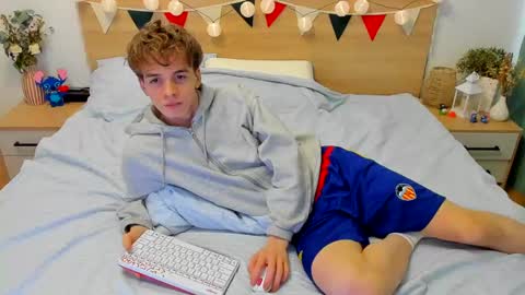 Snapshot of lanny_fandi chatting on 02-28-25, 11:47 Fandi online show from 02-28-25, 11:47