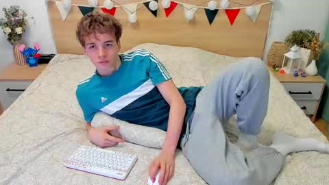 Snapshot of lanny_fandi chatting on 03-01-25, 04:15 Fandi online show from 03-01-25, 04:15