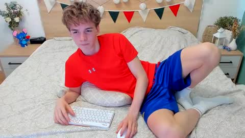 Snapshot of lanny_fandi chatting on 03-03-25, 06:04 Fandi online show from 03-03-25, 06:04