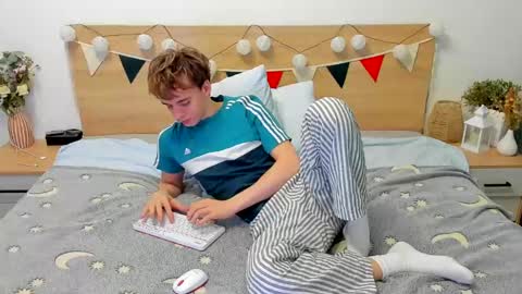 Snapshot of lanny_fandi chatting on 03-06-25, 07:43 Fandi online show from 03-06-25, 07:43