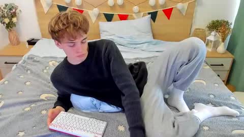 Snapshot of lanny_fandi chatting on 03-10-25, 10:37 Fandi online show from 03-10-25, 10:37