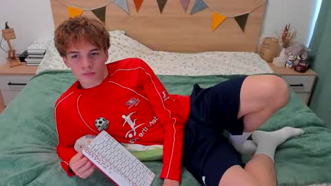 Snapshot of lanny_fandi chatting on 09-10-25, 10:26 Fandi online show from 09-10-25, 10:26