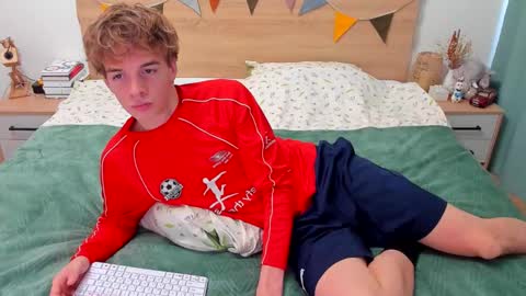 Snapshot of lanny_fandi chatting on 09-20-25, 08:04 Fandi online show from 09-20-25, 08:04