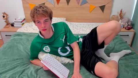 Snapshot of lanny_fandi chatting on 09-25-25, 08:40 Fandi online show from 09-25-25, 08:40