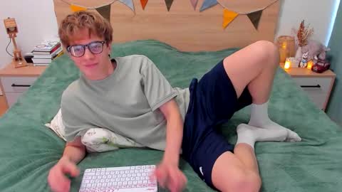 Snapshot of lanny_fandi chatting on 09-28-25, 11:15 Fandi online show from 09-28-25, 11:15