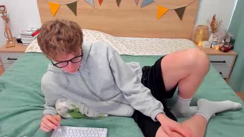 Snapshot of lanny_fandi chatting on 10-03-25, 07:27 Fandi online show from 10-03-25, 07:27