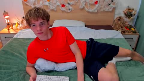 Snapshot of lanny_fandi chatting on 10-14-25, 06:36 Fandi online show from 10-14-25, 06:36