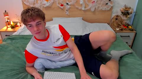 Snapshot of lanny_fandi chatting on 10-28-25, 09:57 Fandi online show from 10-28-25, 09:57