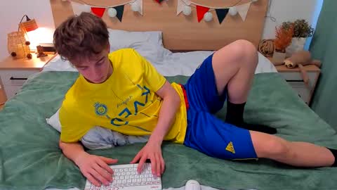 Snapshot of lanny_fandi chatting on 11-19-25, 09:09 Fandi online show from 11-19-25, 09:09