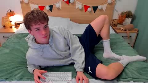 Snapshot of lanny_fandi chatting on 11-21-25, 06:23 Fandi online show from 11-21-25, 06:23