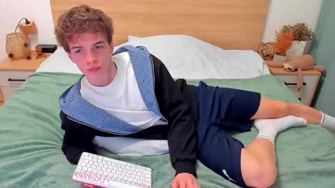 Snapshot of lanny_fandi chatting on 11-24-25, 04:56 Fandi online show from 11-24-25, 04:56